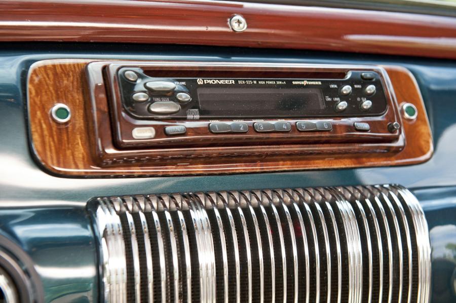  Lincoln Continental Resto-Rod Coupe 1941 года  (фото 3 из 18)